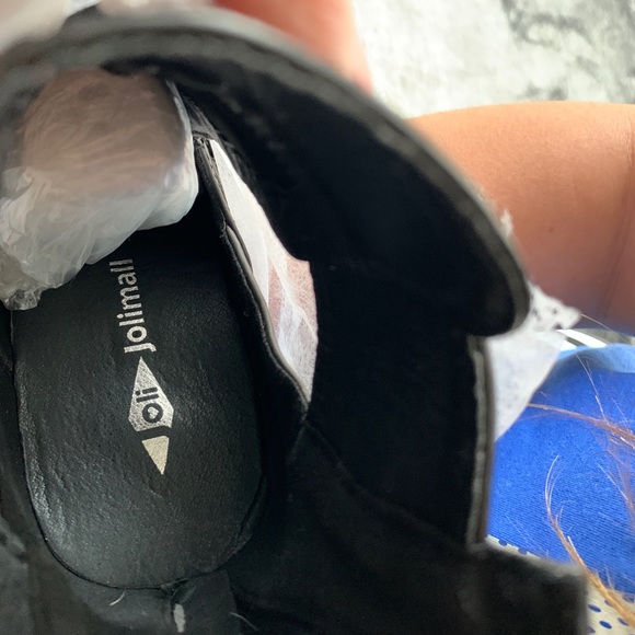 Booties Size 8 - Picture 2 of 5